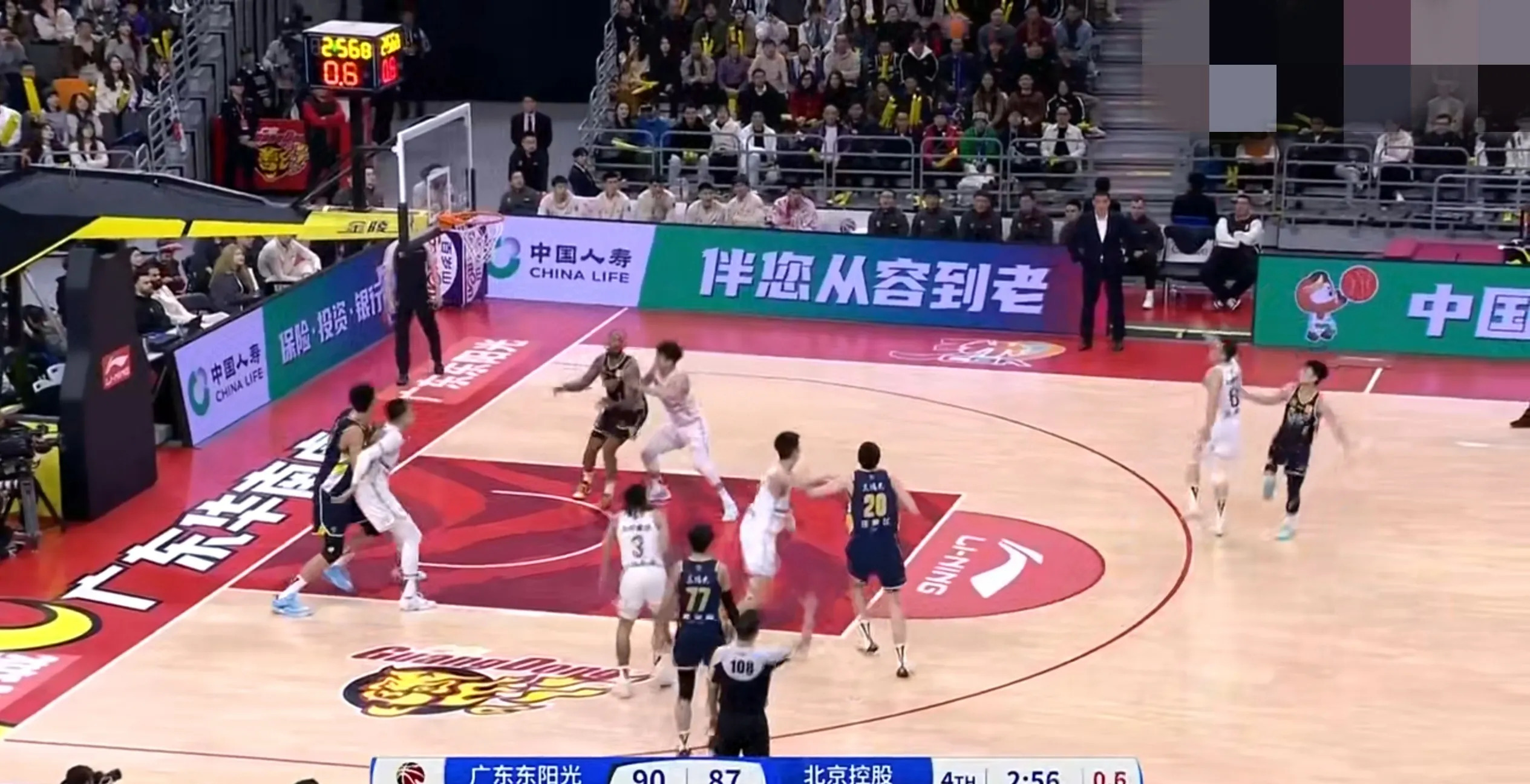 关于双外援助力球队逆转，球迷欢呼雀跃的信息