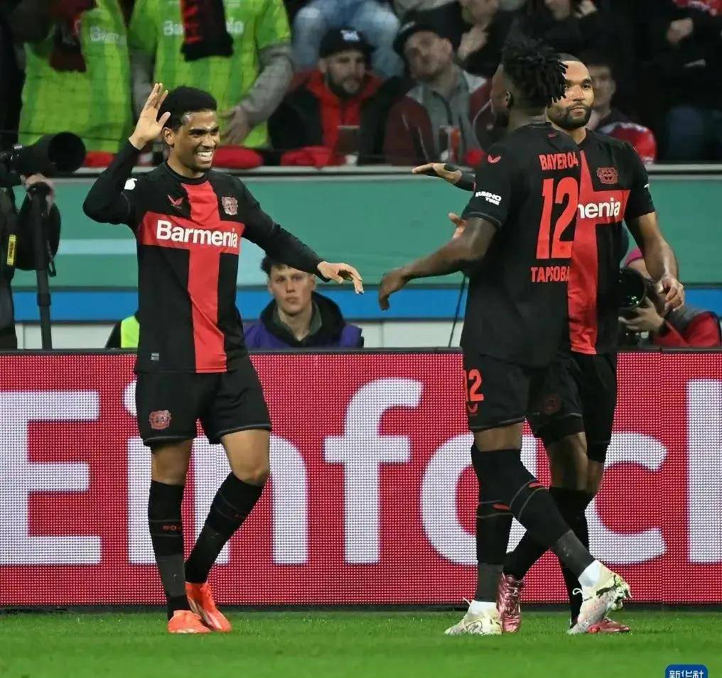 关于勒沃库森球员受伤下场,影响球队战术部署的信息 关于勒沃库森球员受伤下场,影响球队战术部署的信息