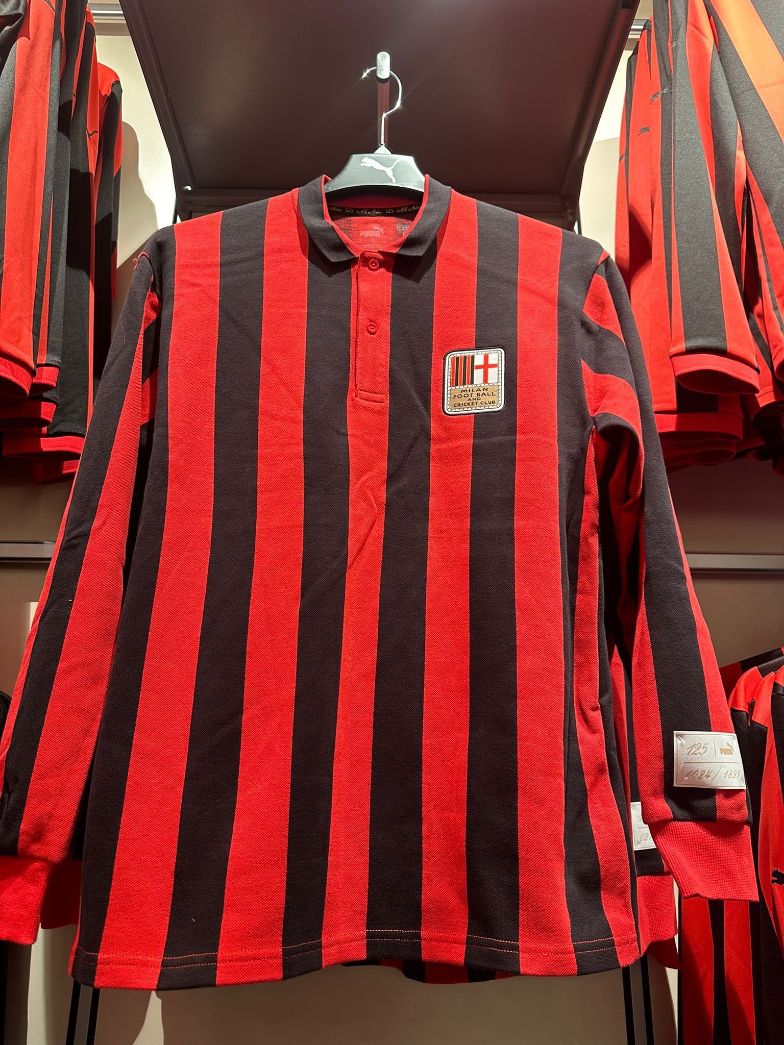 包含AC米兰预计将在客场迎战热那亚，备战充分的词条