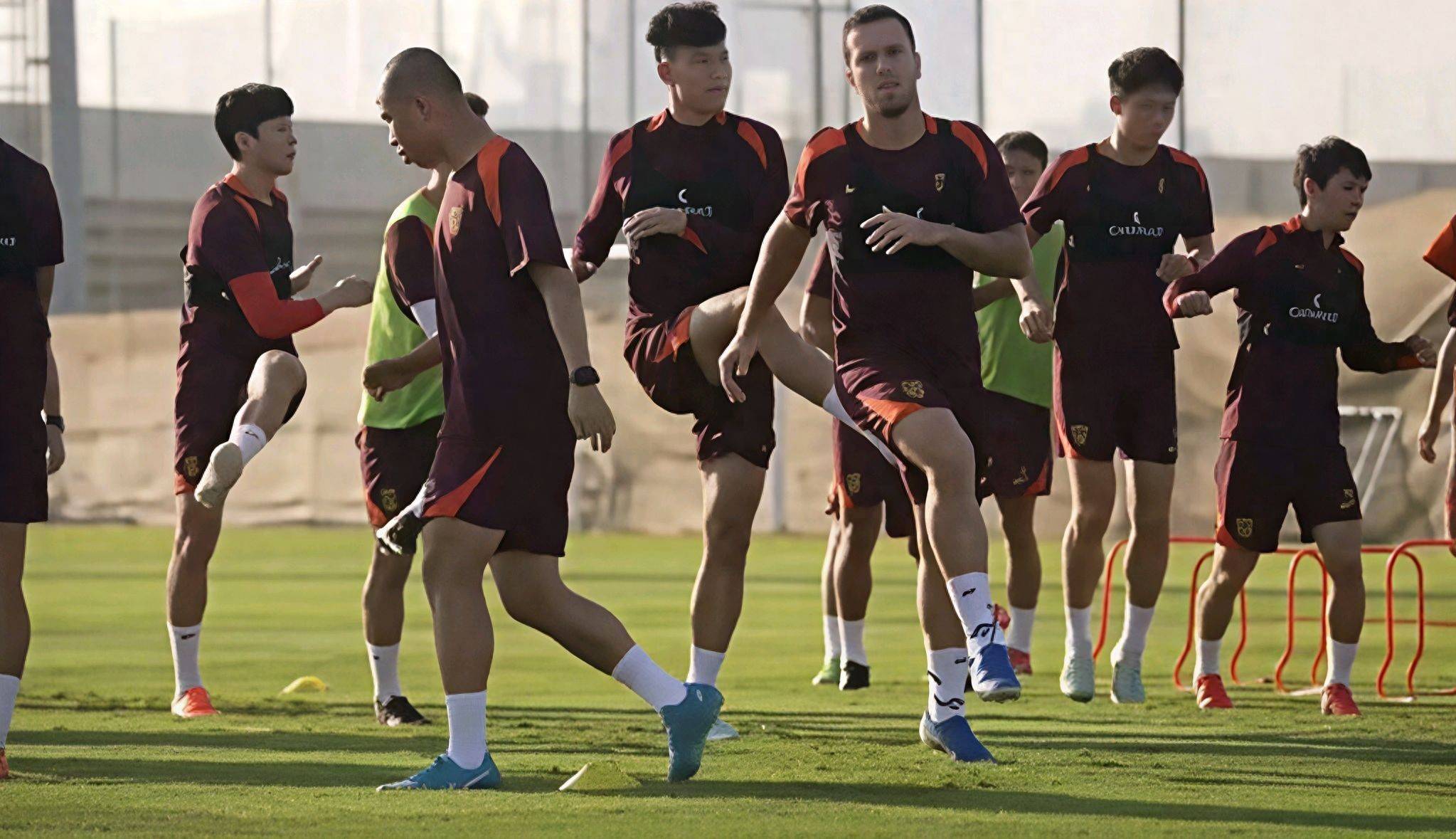 包含球队战术蜕变，攻守平衡逐渐悄然调整的词条