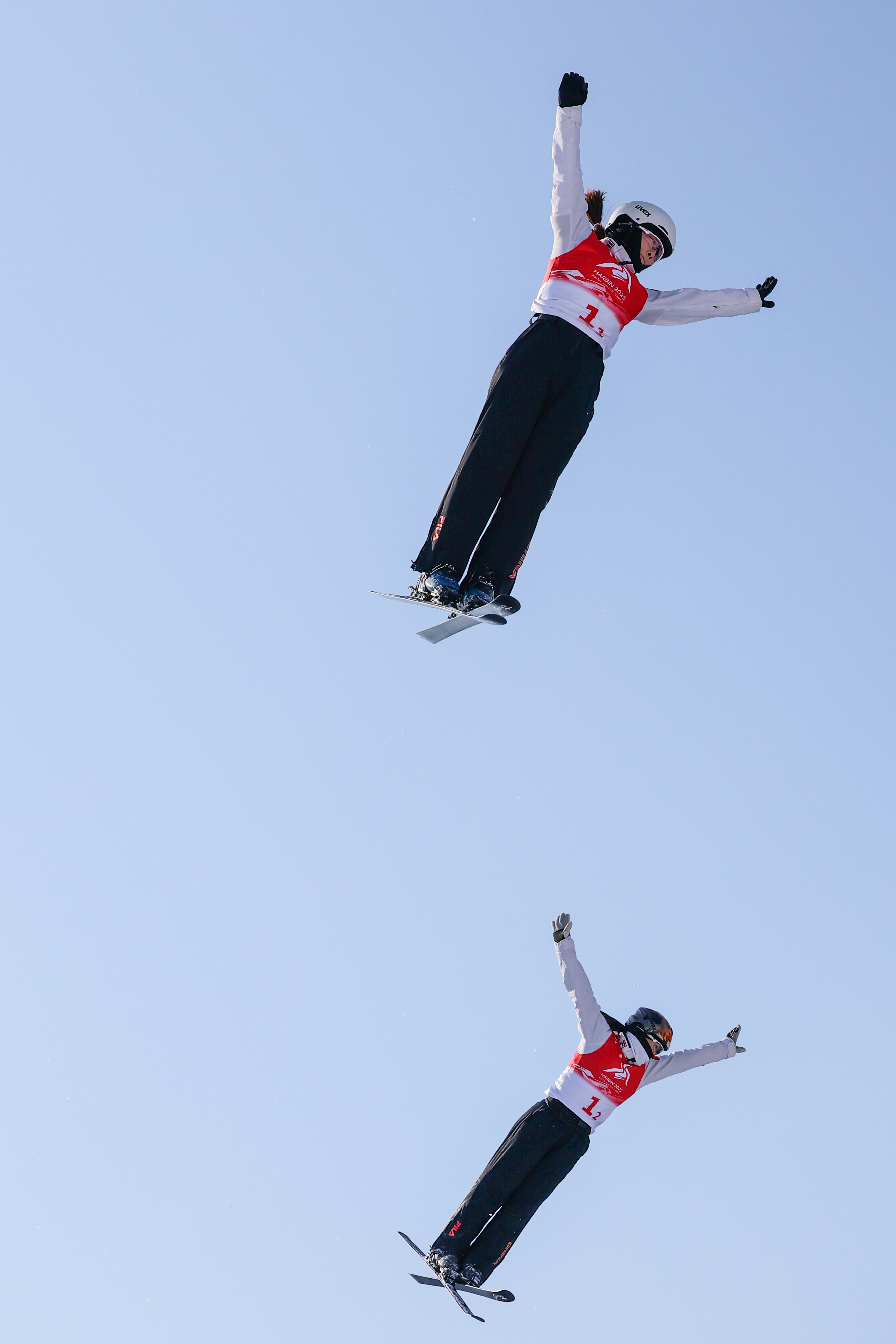 滑雪选手风雨彩虹夺得第一名