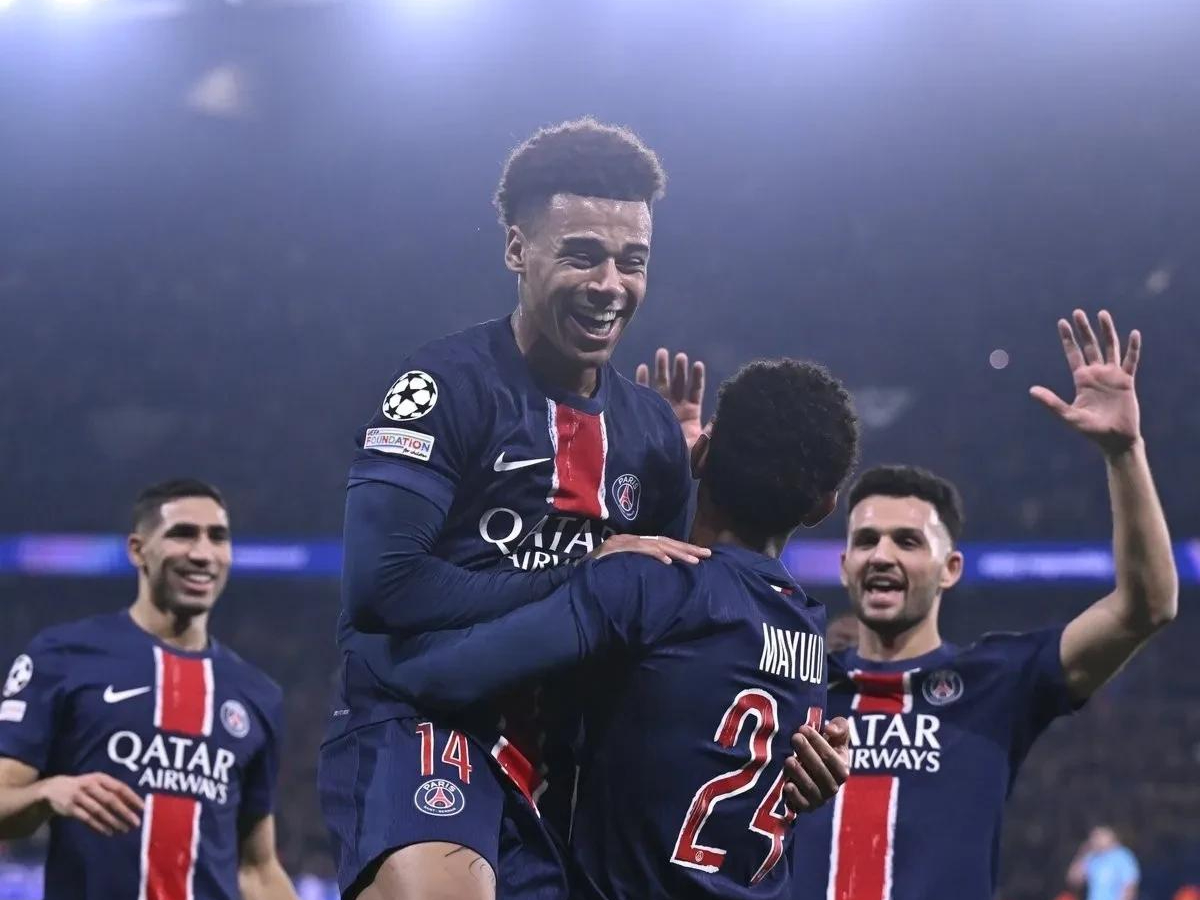 关于巴黎圣日尔曼遭遇惨败，惨遭淘汰出欧冠赛的信息