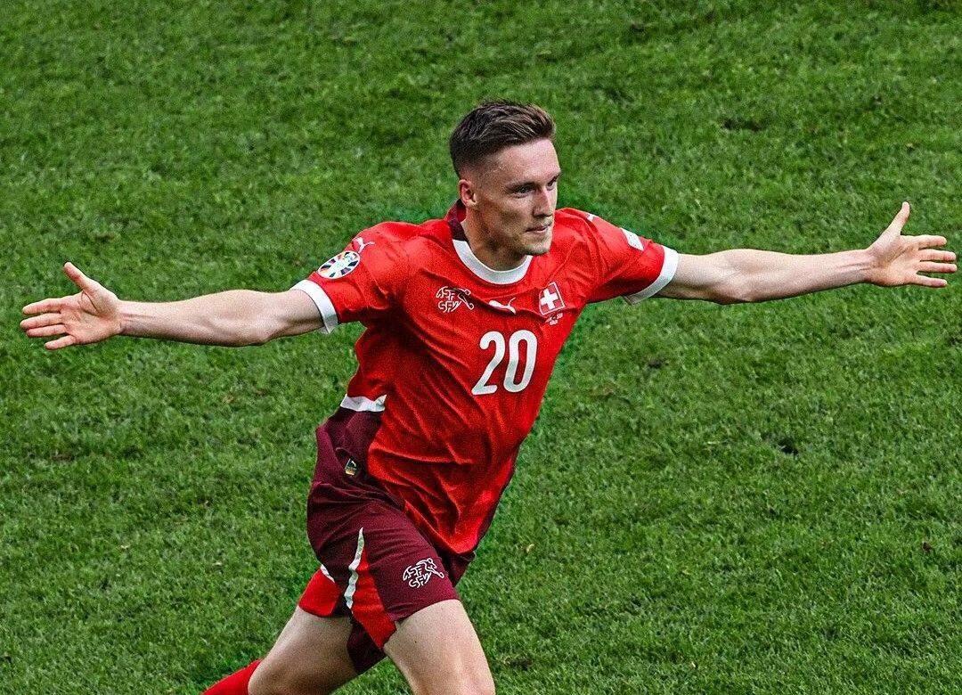 包含欧洲杯赛的一场场风云激战，谁能称霸封王？的词条