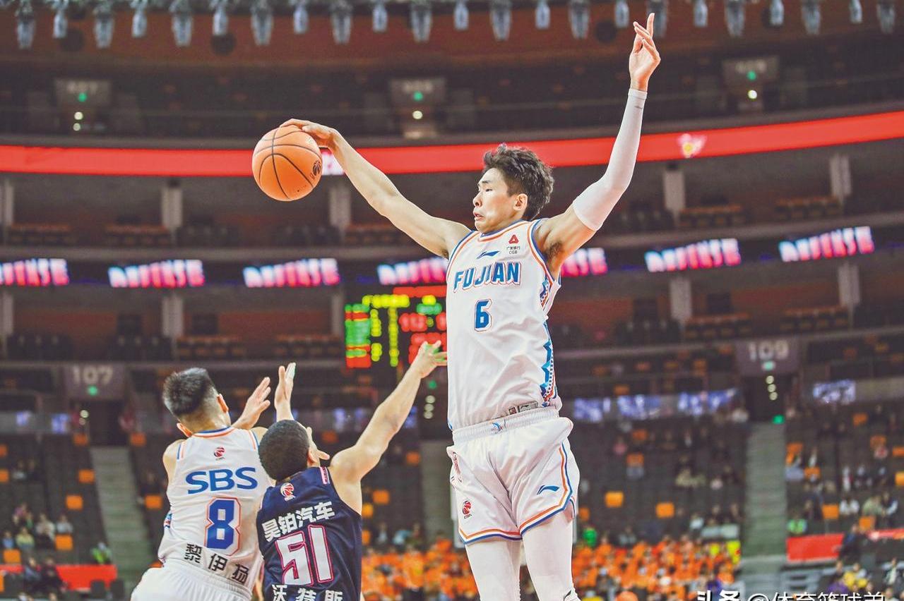 关于四川男篮外援双核发威，实现关键胜利稳住前八的信息