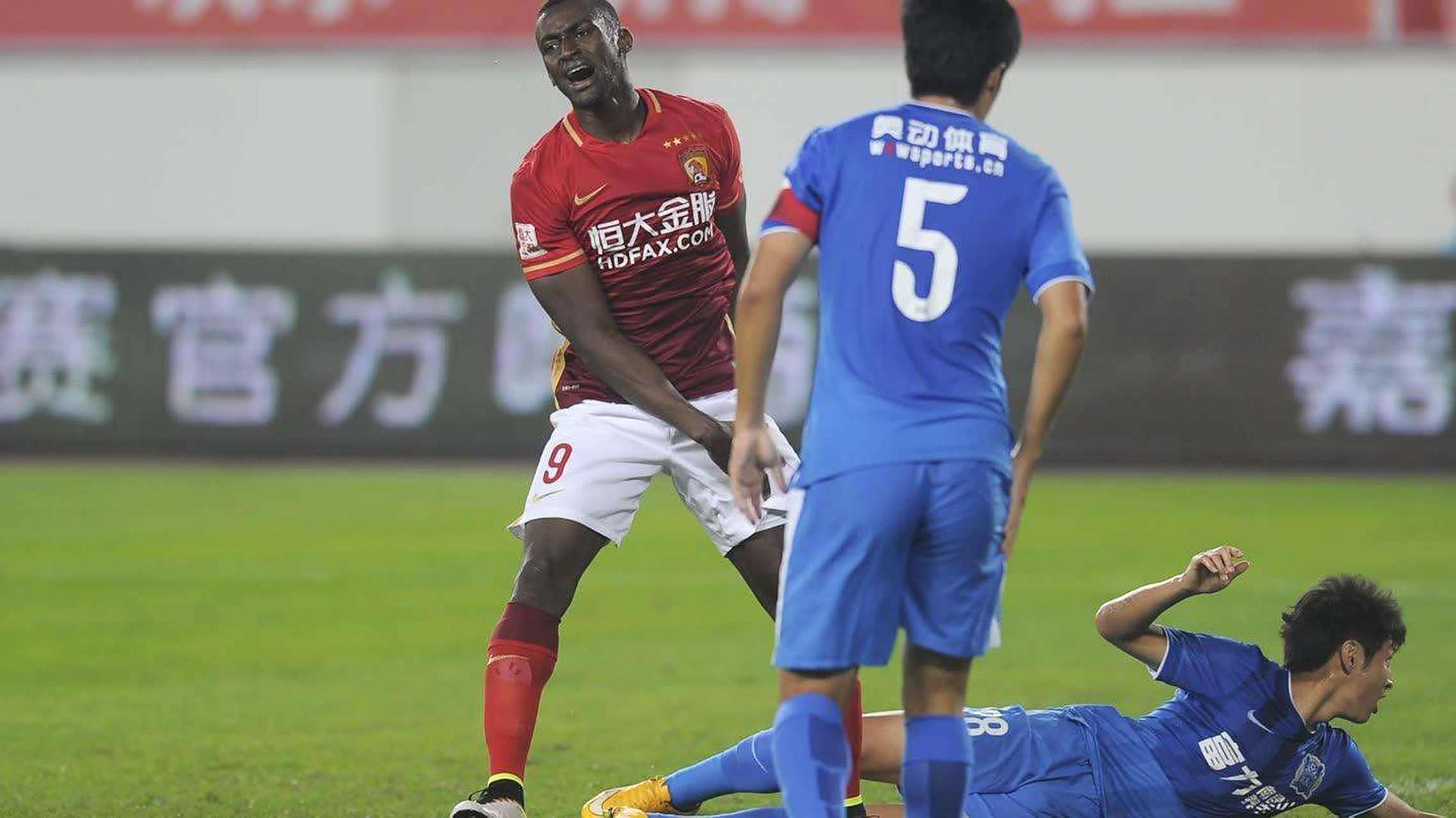 关于广州富力主场逼平广州恒大，拿下关键一分的信息