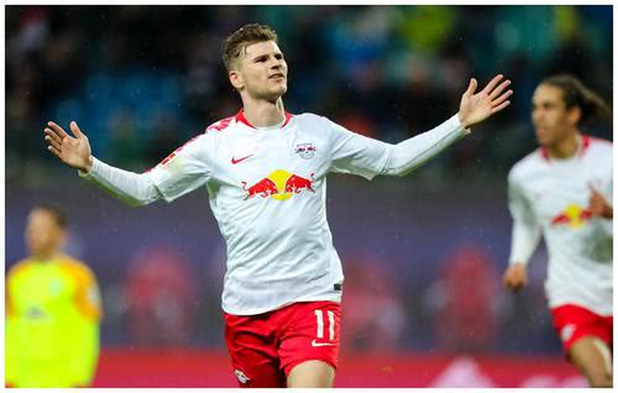 包含莱比锡红牛连胜，巩固榜首位置的词条