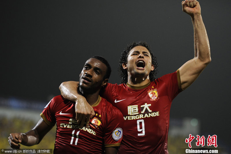 包含恒大主场大胜，保持领先优势的词条