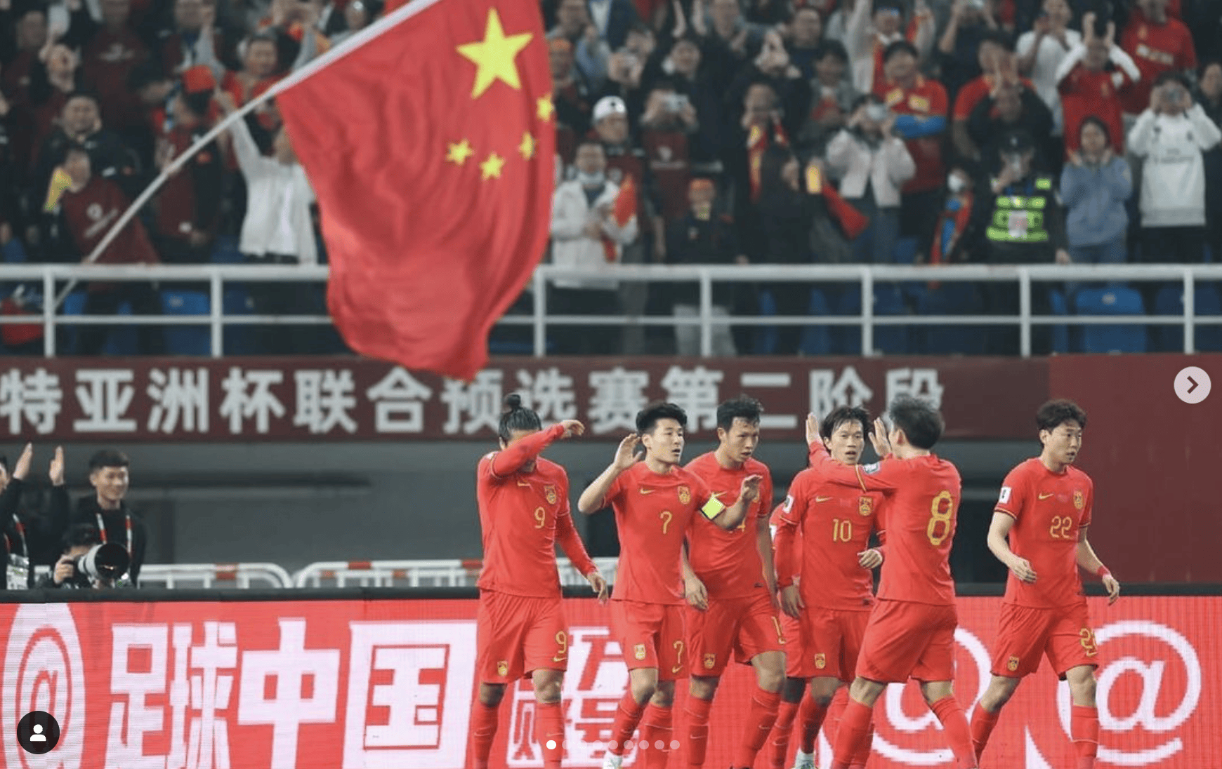 中国队在足球赛事中大获全胜