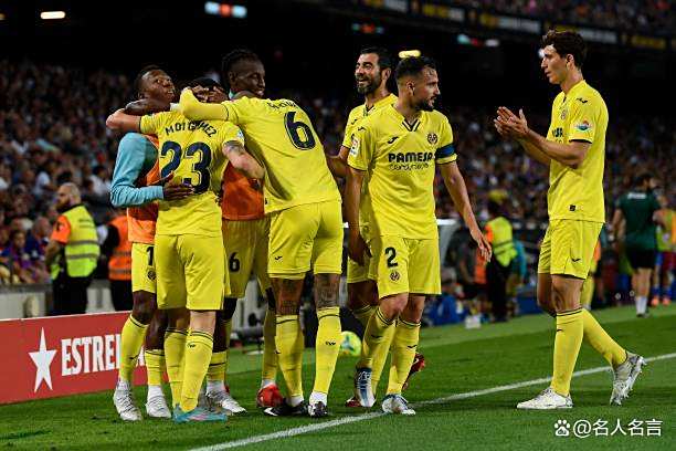 足球风暴席卷球场：球员们备战