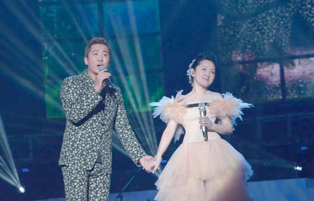 联赛迎来金童玉女,新秀崭露头角的简单介绍 联赛迎来金童玉女,新秀崭露头角的简单介绍