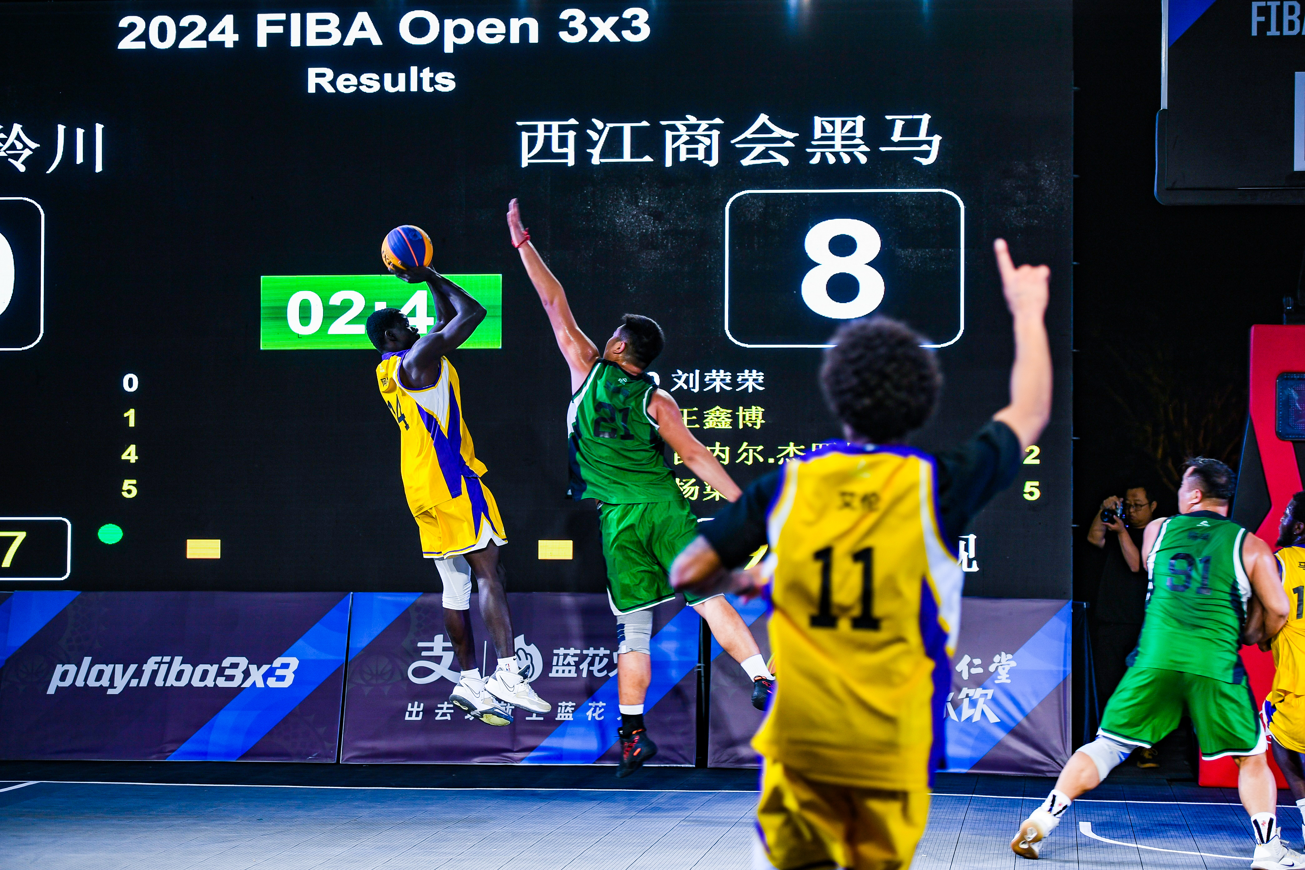 包含篮球风云再现：国际擂台赛火爆上演的词条