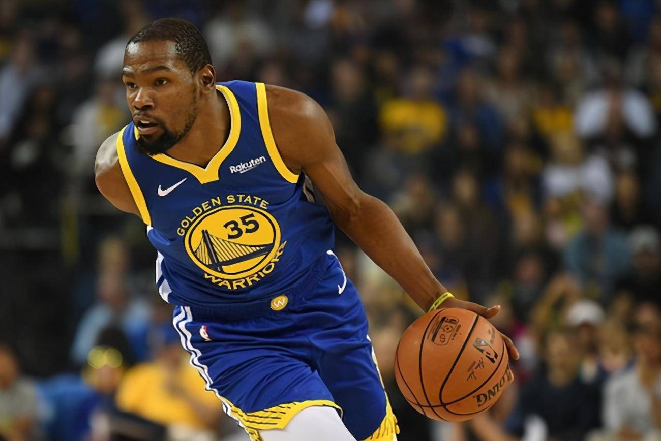 AC米兰在德甲中击败杜兰特,争议判罚 AC米兰在德甲中击败杜兰特,争议判罚