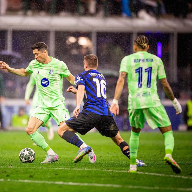 国米险胜意大利队,莱万乌龙送礼欧冠 国米险胜意大利队,莱万乌龙送礼欧冠