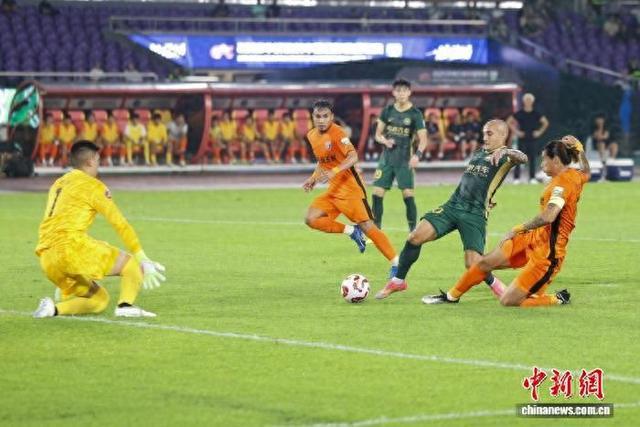 关于绿城队主力受伤，球队阵容再次调整的信息