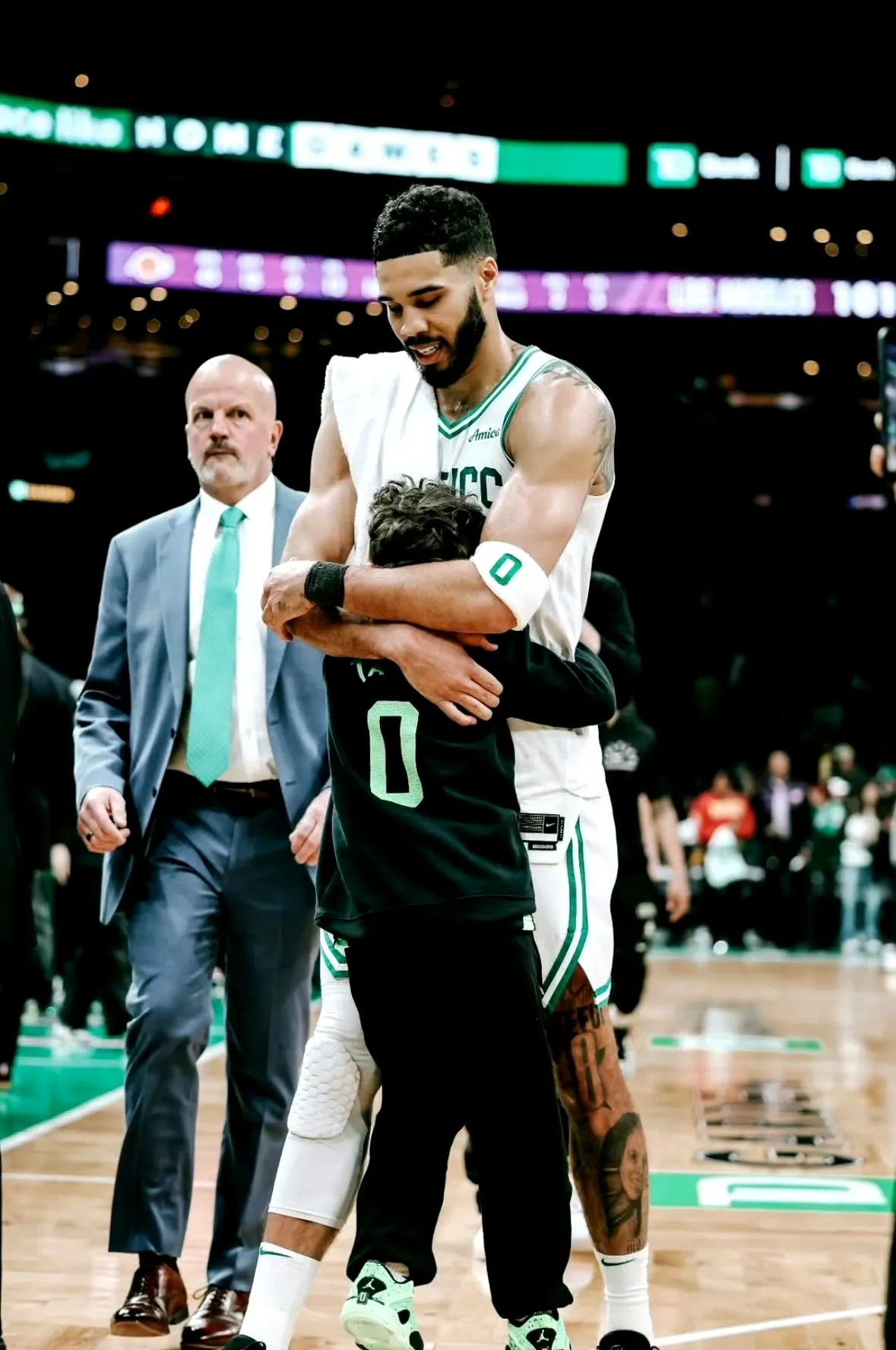 凯尔特人强势美国男篮，费沃斯关键制胜的简单介绍