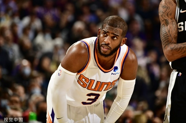 勇士险胜马刺，库兹19分