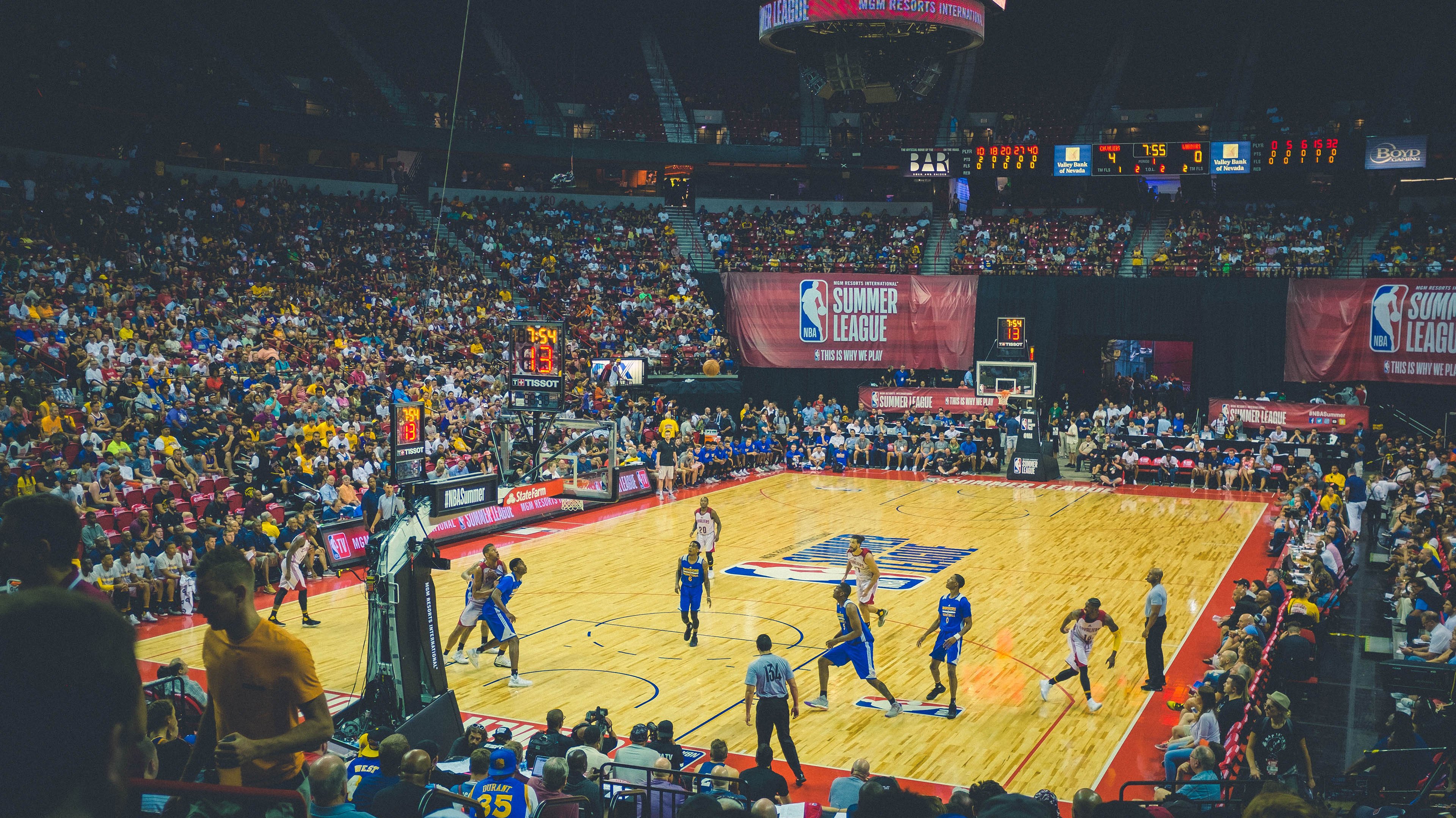 阿尔瓦雷斯，贝蒂斯防线前的满分指挥家