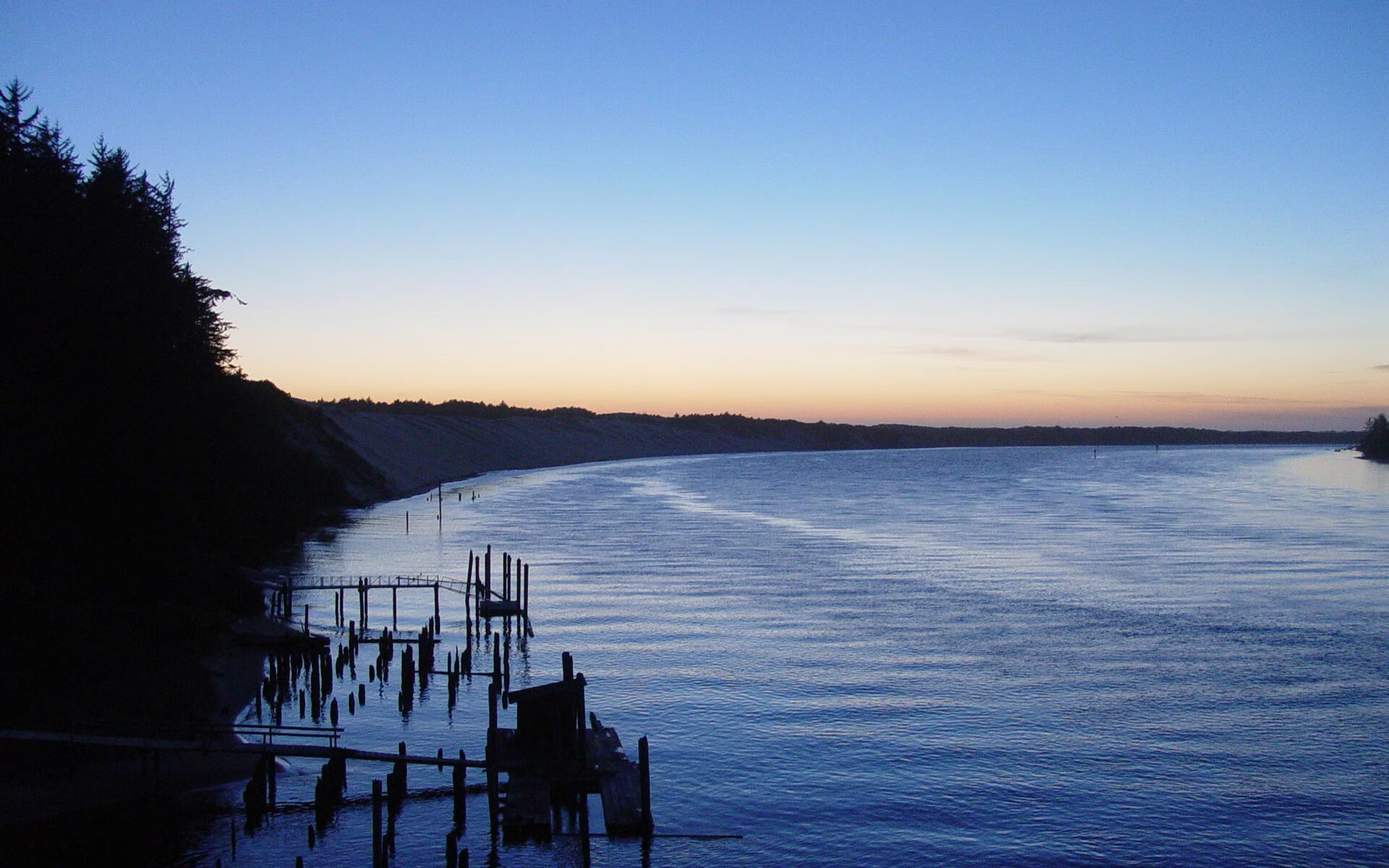 篮球双星闪耀，广东队压哨绝杀黄蜂，文班亚马欧冠半决赛统治赛场