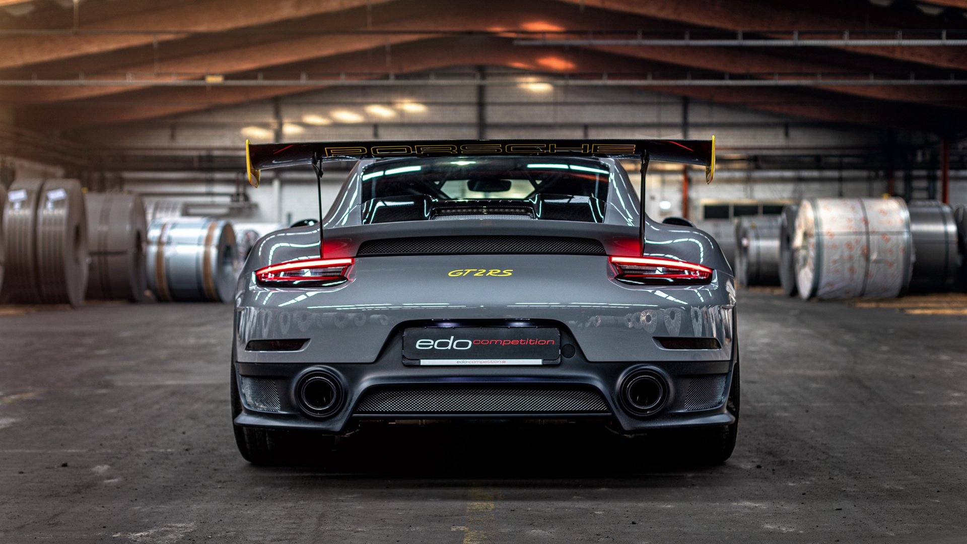 莱万独造绝境,那个吹不散的争冠之夜,是如何炼成的