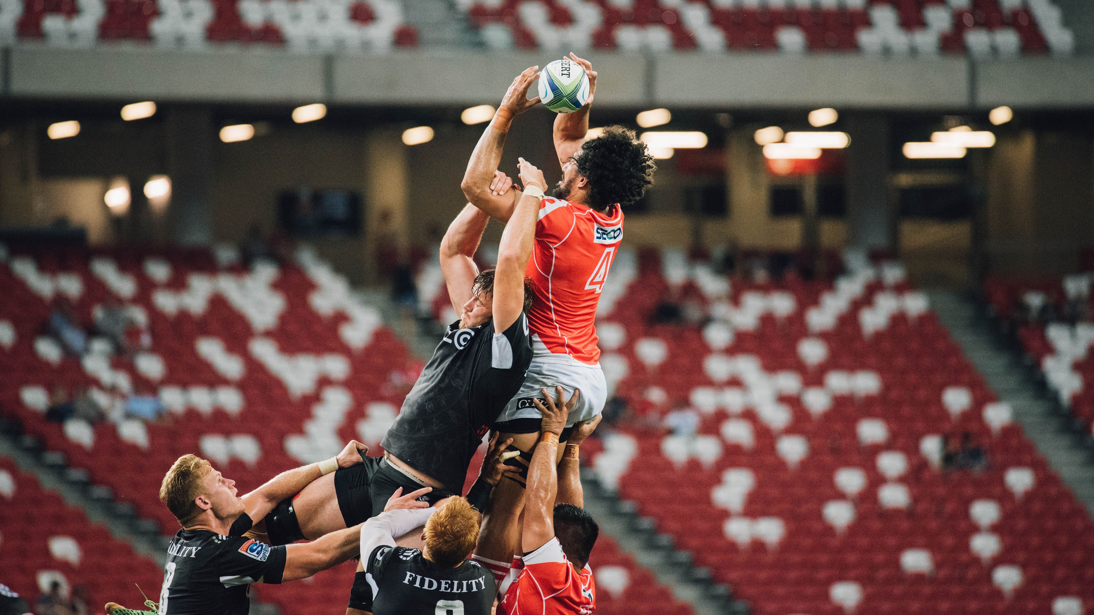 纪录之夜，当德甲争冠战火点燃，杰伦格林在另一片赛场刷新历史