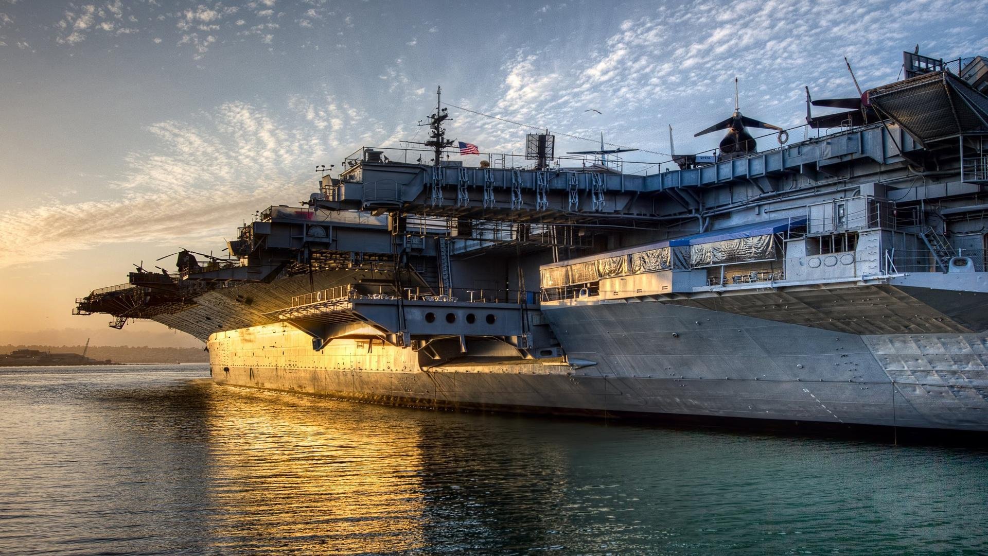 本泽马末节神勇接管比赛，那不勒斯4-0狂胜雷恩震撼欧战